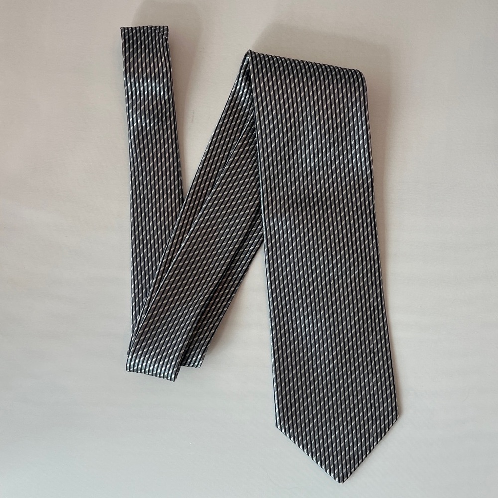 Classic Black and White Tie. 100% Silk